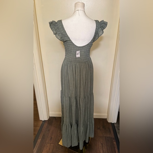 Smocked Ruffle Sleeve Maxi/ midi  Dress in Sage Green NWT by Penelope Rose - Picture 3 of 10